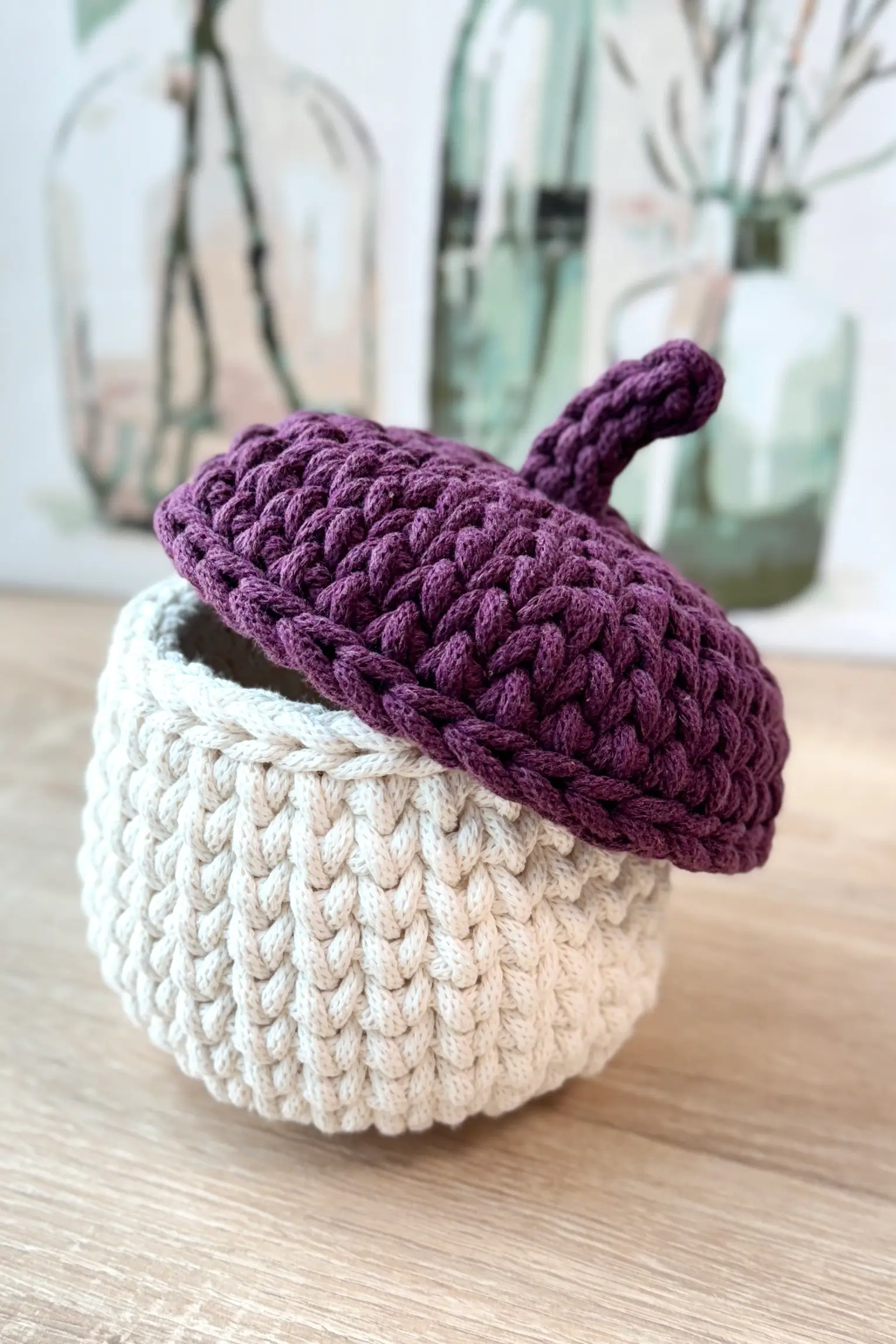 heegeldatud tammetõru korv põldmarjalilla