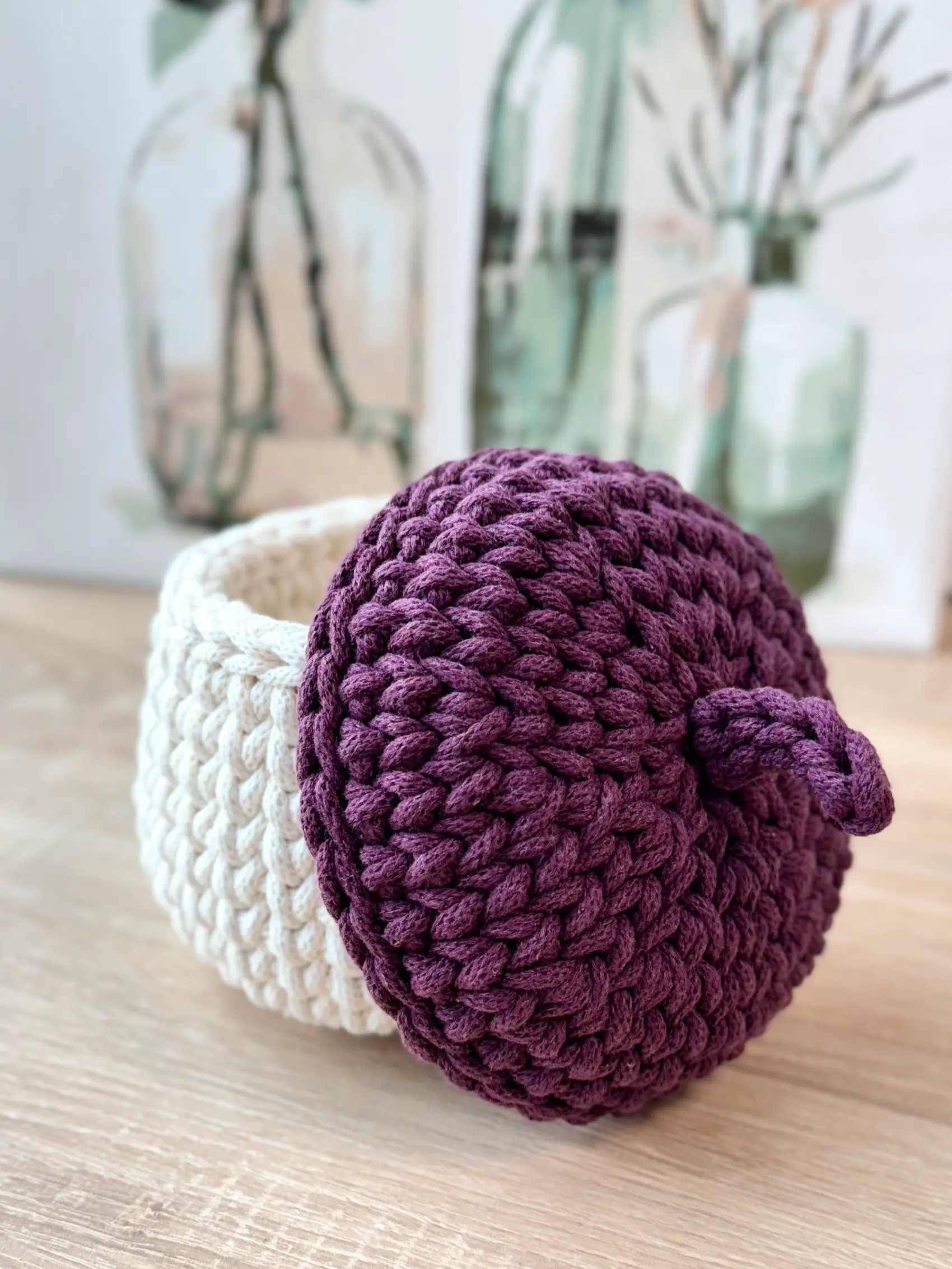 heegeldatud tammetõru korv põldmarjalilla