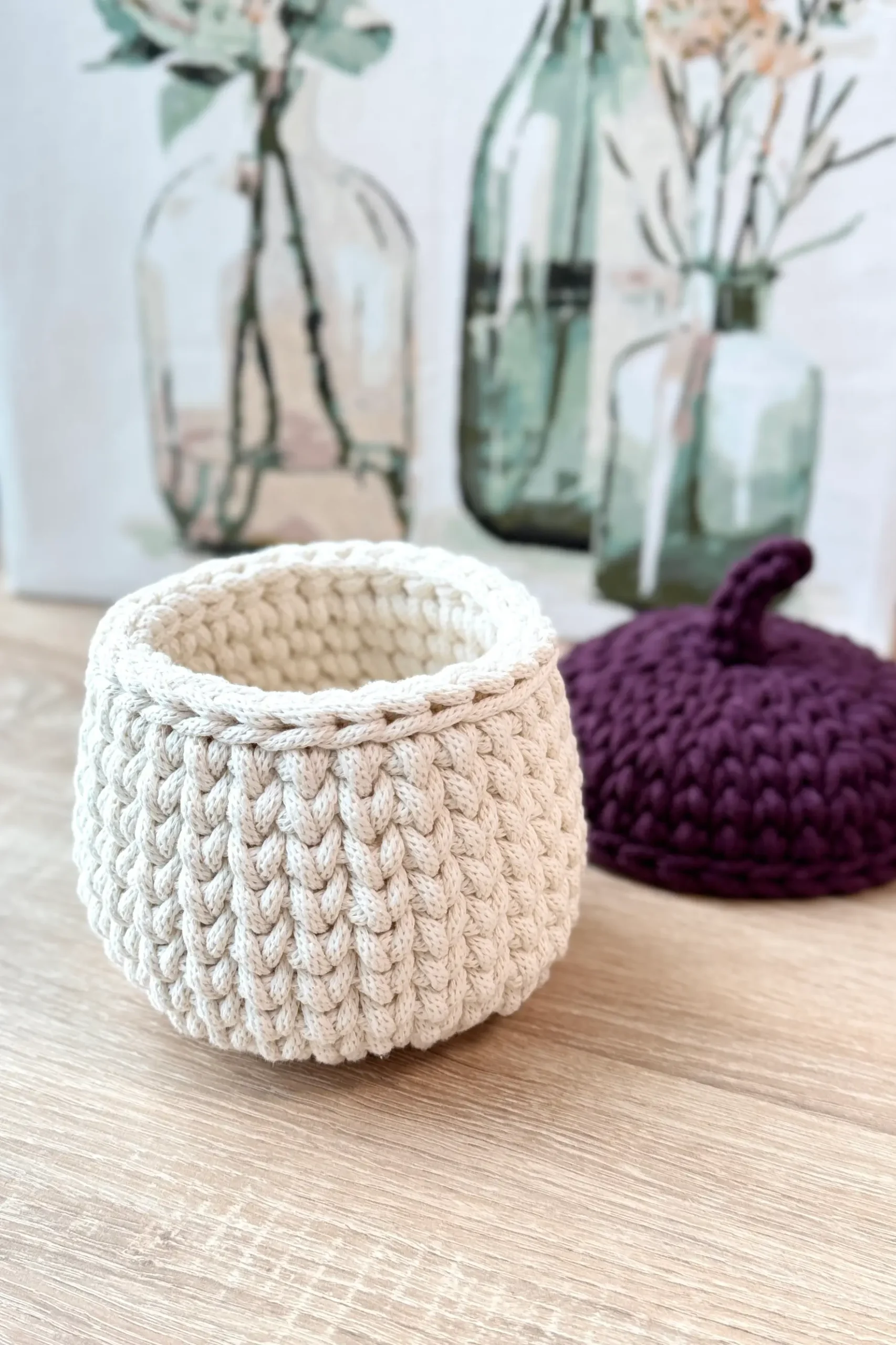 heegeldatud tammetõru korv põldmarjalilla