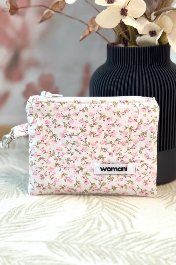 minikott roosad õied