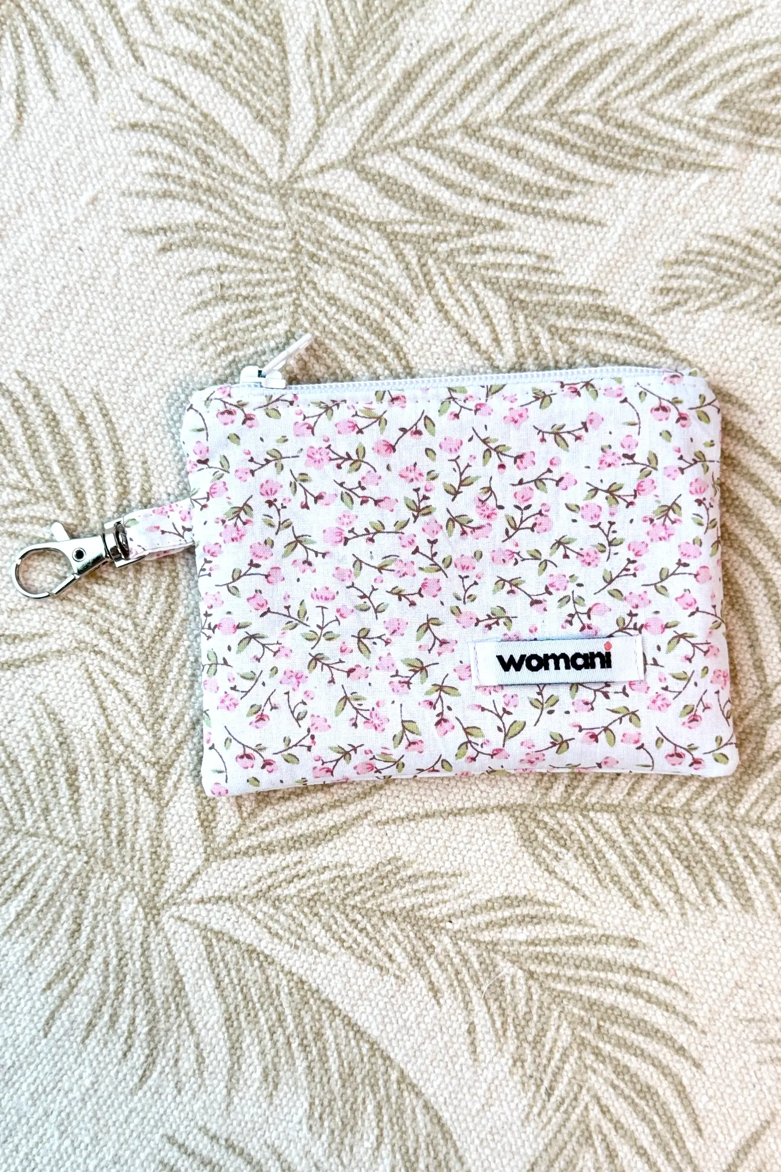 minikott roosad õied