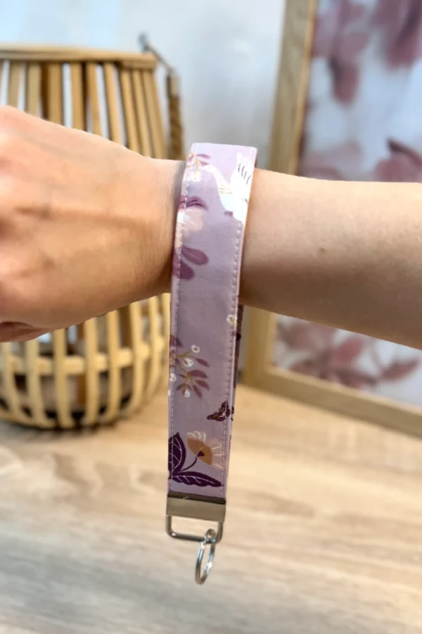 võtmehoidja lillad õied