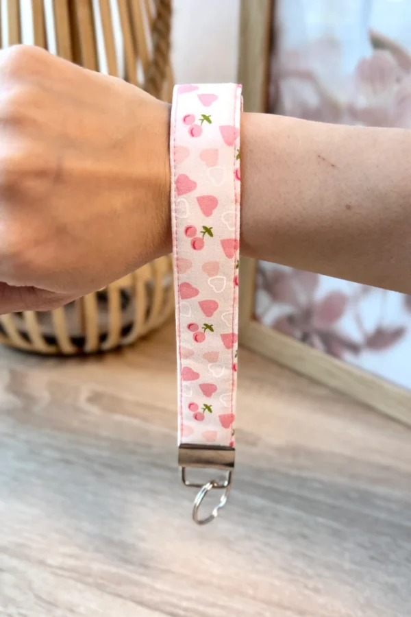 võtmehoidja roosad südamed