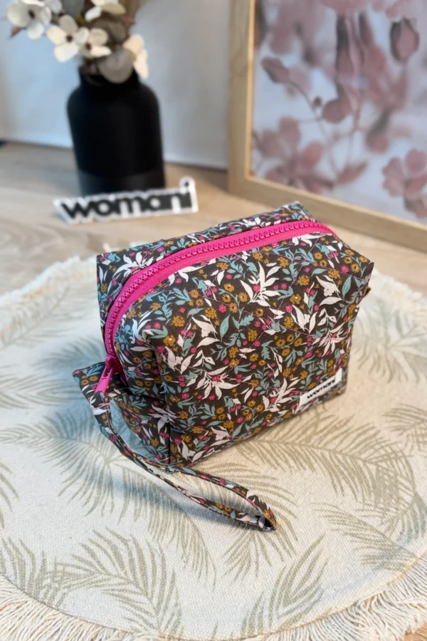 meigikott lehed pruunil taustal