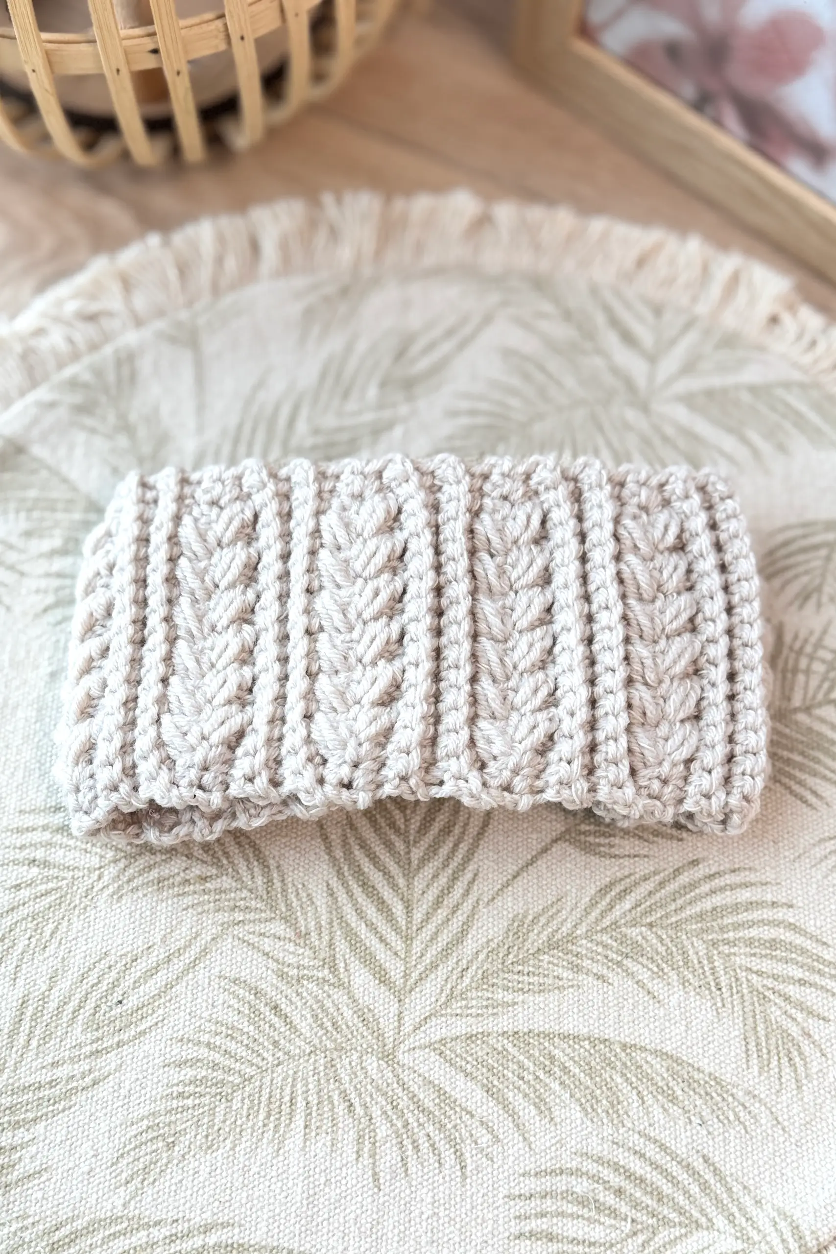 heegeldatud peapael helebeež