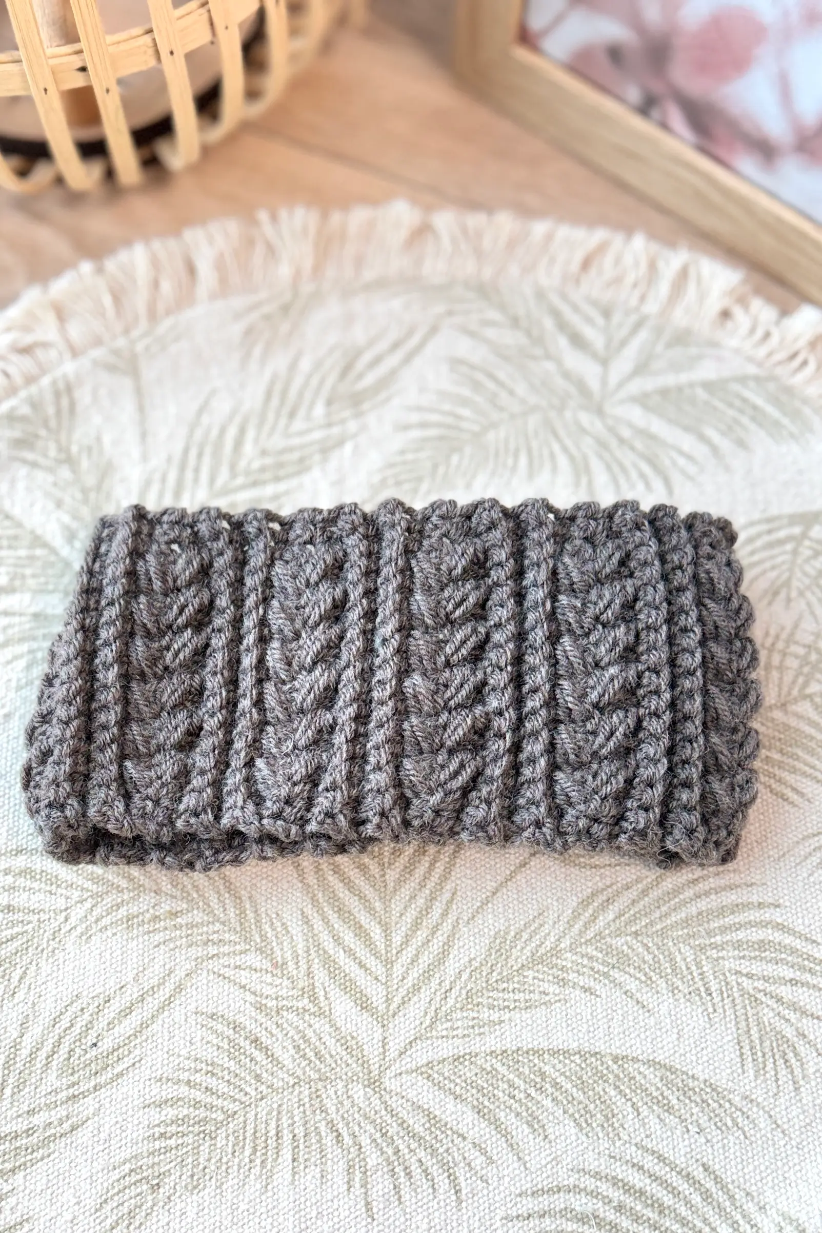 heegeldatud peapael hallikaspruun