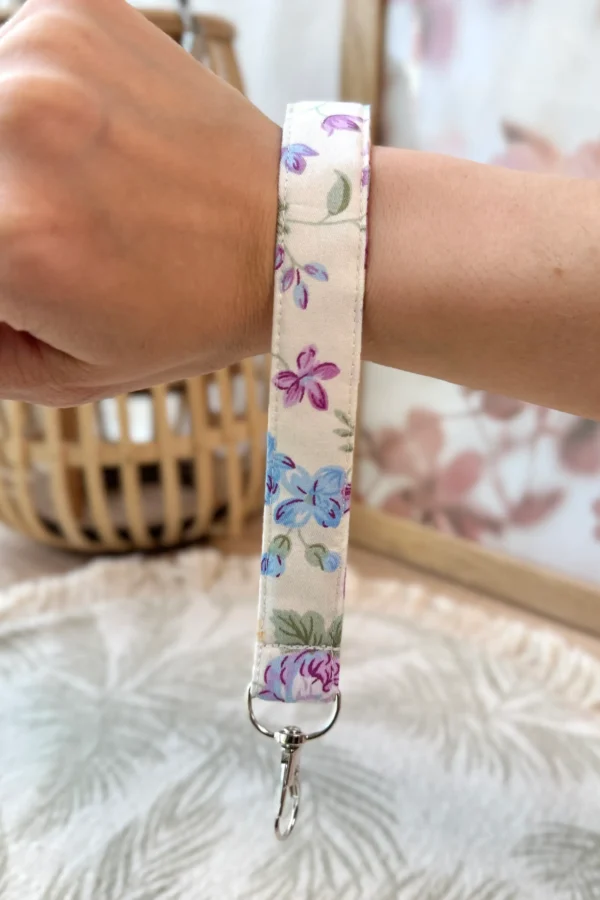 võtmehoidja lillad lilled