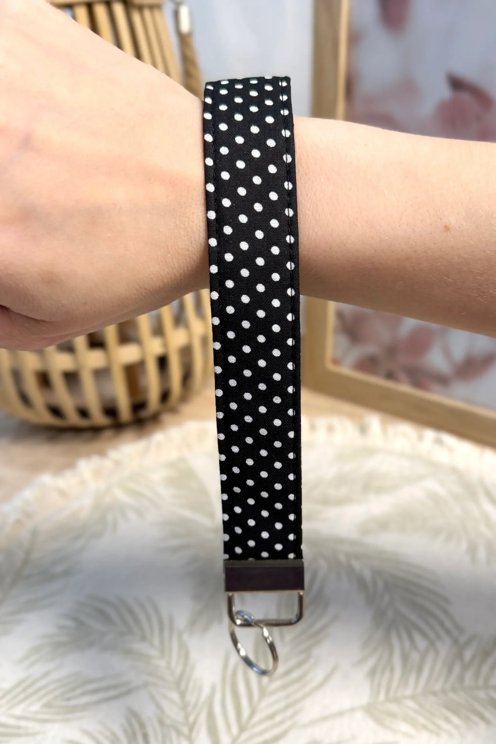 võtmehoidja väiksed täpid